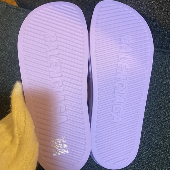 Balenciaga BB Pool Slides - Picture 4 of 6